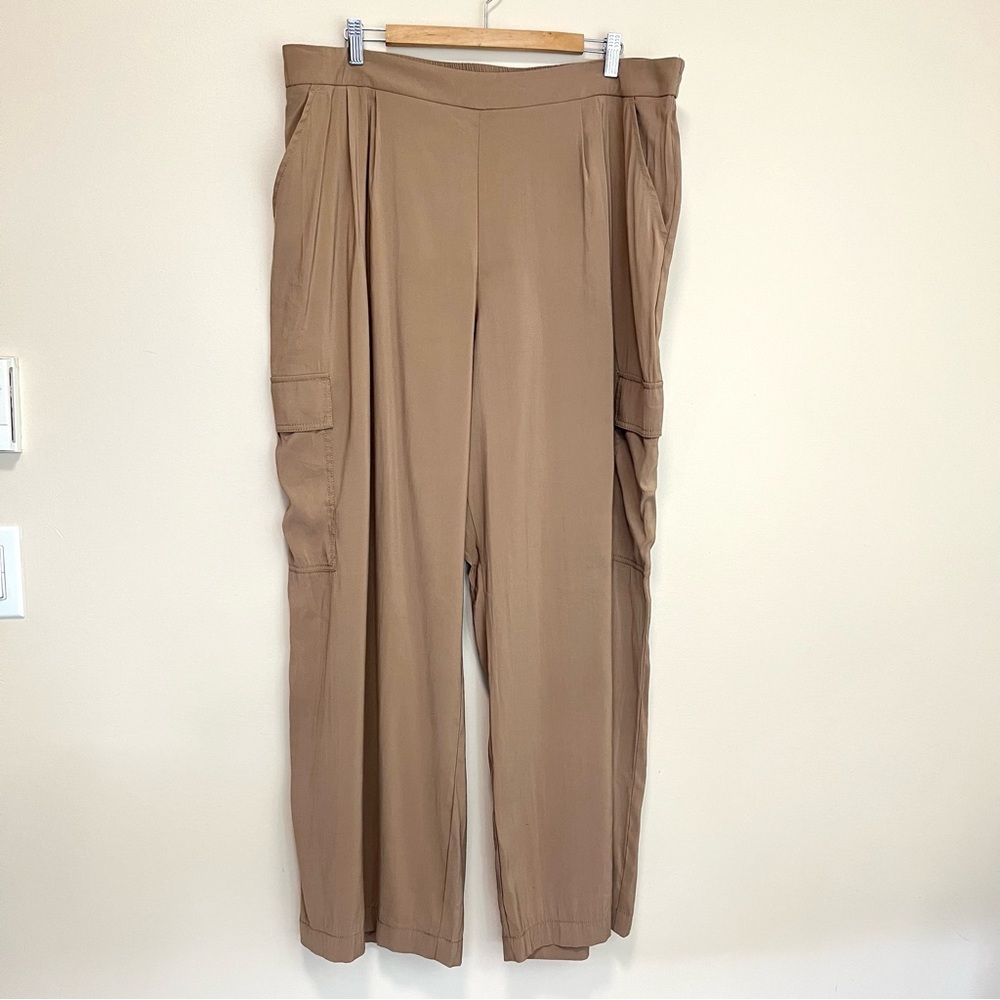 Reitman’s Two Piece Set Crop Blouse + Cargo Pant - Picture 9 of 16